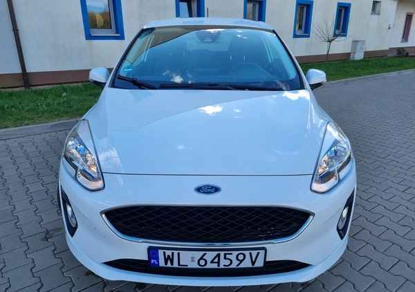 Ford Fiesta cena 36900 przebieg: 61500, rok produkcji 2018 z Brzostek małe 667